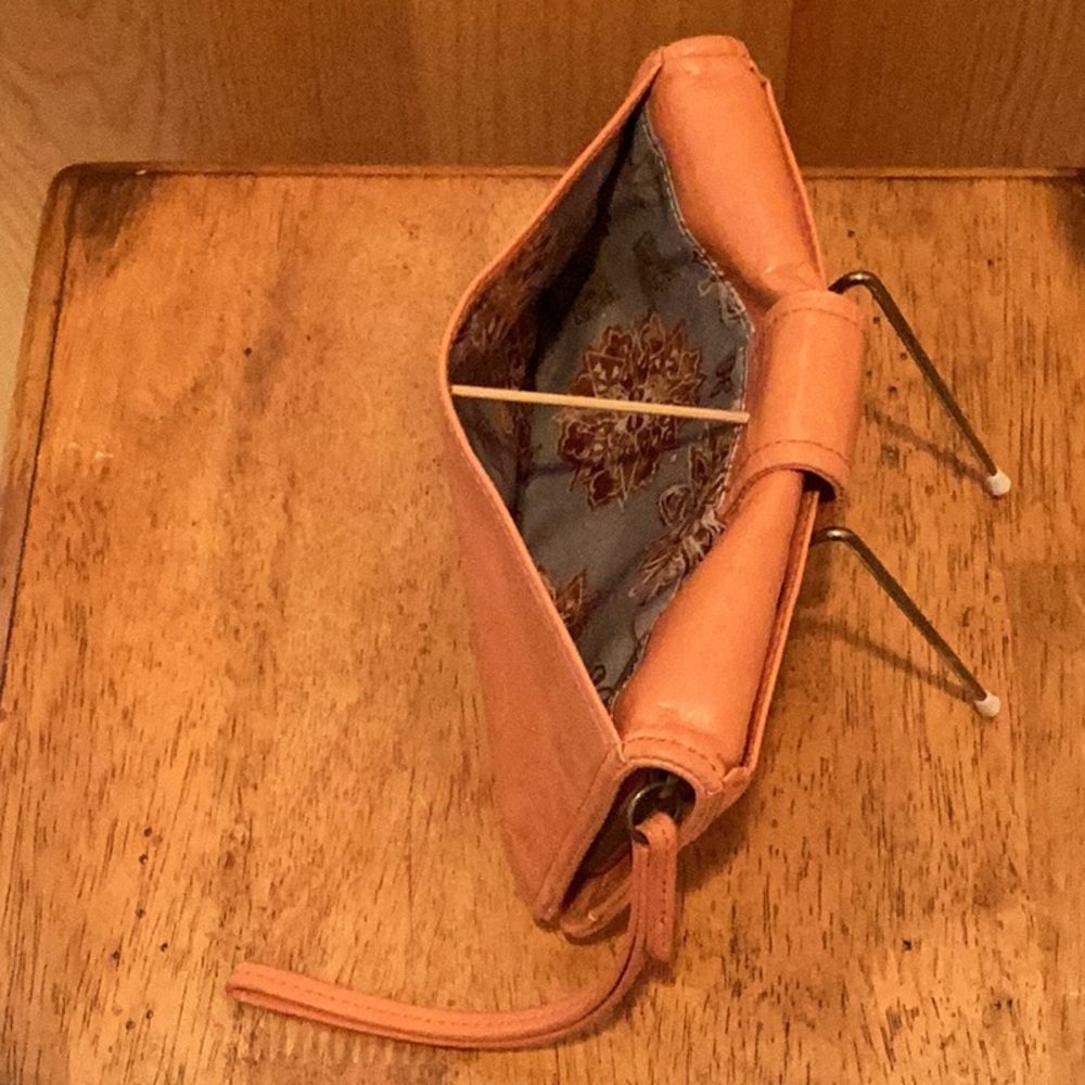 HOBO Fine Large Leather Wallet - Picture 6 of 9